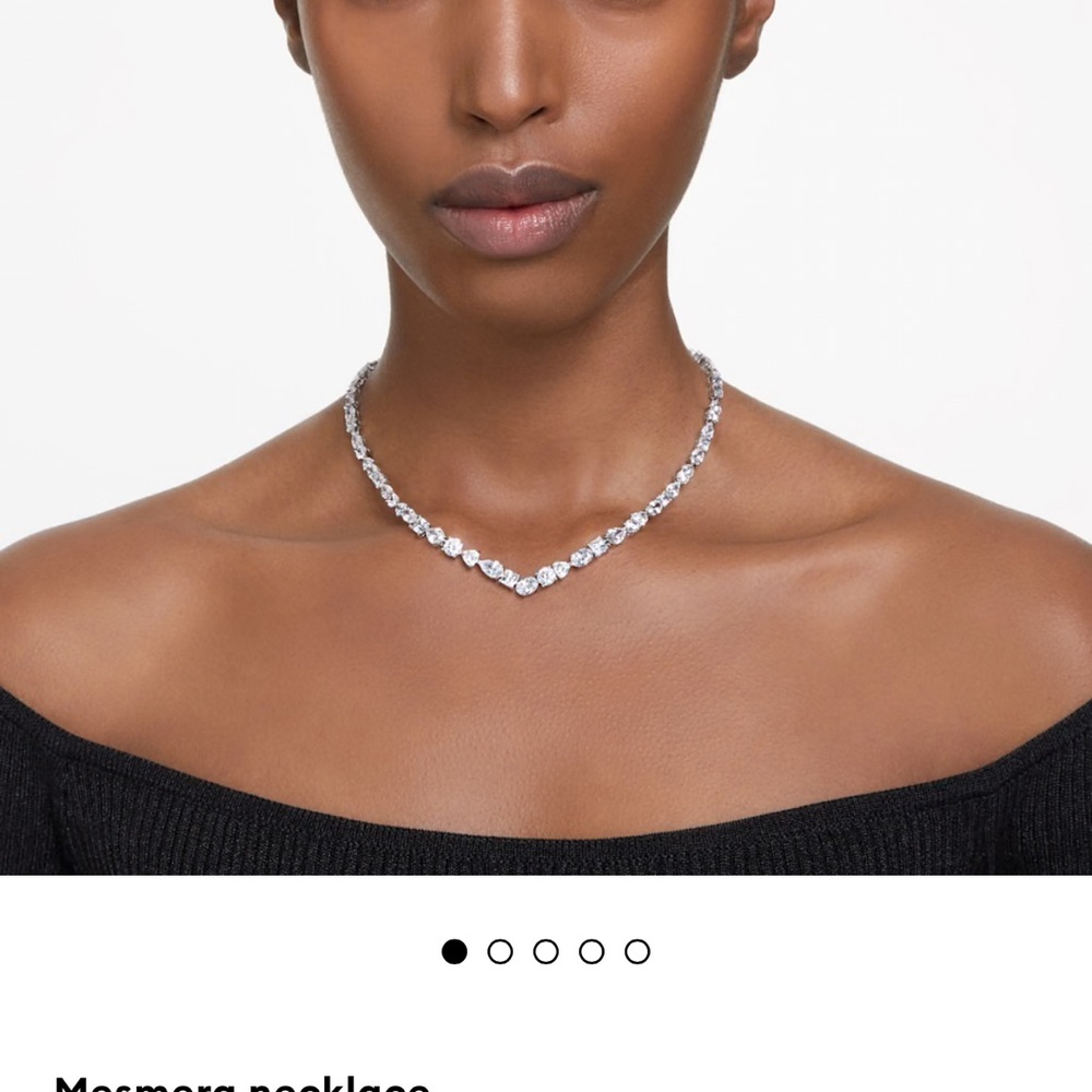 Swarovski sparkling Elegant Silver Necklace